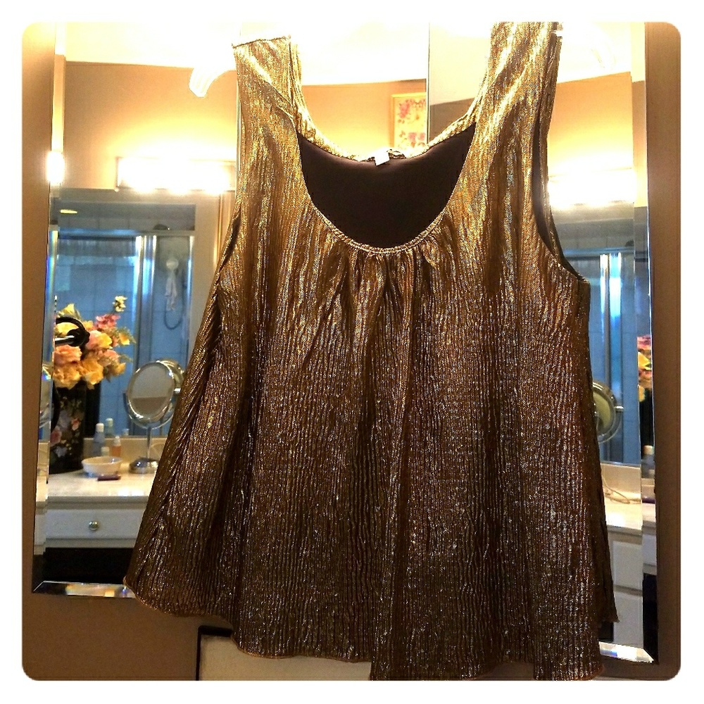 Metallic gold top